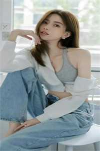 儿子在水里窒息挣扎时，游泳冠军的老婆在和白月光选泳衣许知年白月光全文免费